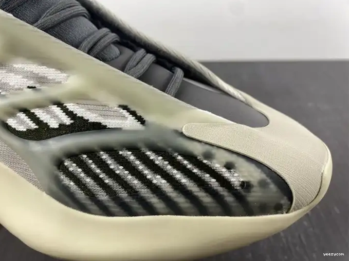 V3 Salt ID1674 700 Fade Yeezy Adidas 0514